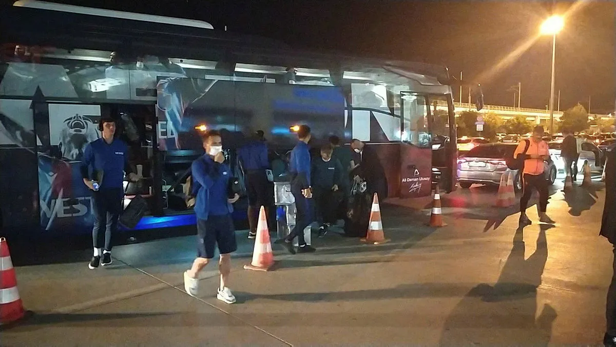 Trabzonspor 6 saatlik gecikmenin ardından şehre döndü