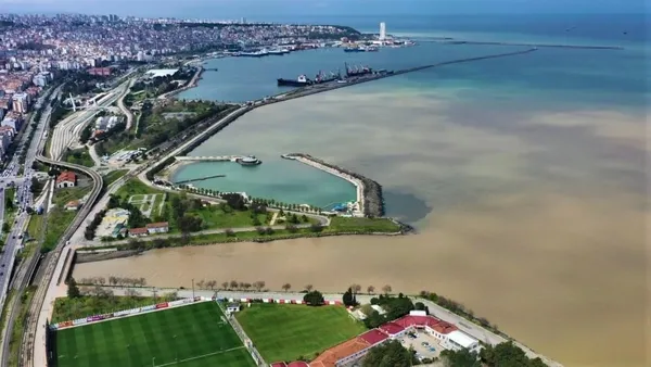 karadenizin-rengi-degisti-nisan-yagmurlari-suyu-camura-boyadi-1680961687402.jpg Karadeniz’in rengi değişti! Nisan yağmurları suyu çamura boyadı - 6