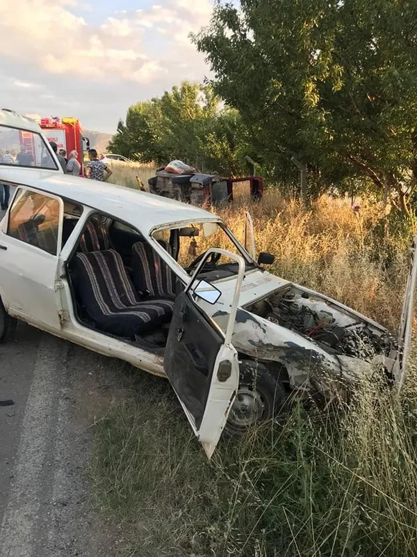 denizlide-korkunc-kaza-coucklarina-bakayim-derken-karsidan-gelen-aracla-carpisti-6-aylik-bebek-hayatini-kaybet-1656568050534.jpg Denizli'de korkunç kaza! Çocuklarına bakayım derken karşıdan gelen araçla çarpıştı | 6 aylık bebek hayatını kaybetti - 4