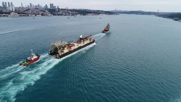 ‘Castoro 10’ isimli gemi İstanbul Boğazı'ndan geçti - 1