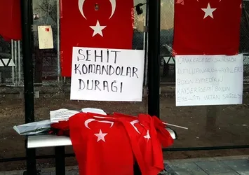 Kayseri'de bombalı saldırının ardından durağa 'Şehit Komandolar' yazısı