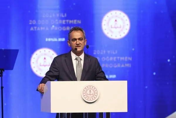Son dakika: Yüz yüze eğitim zorunlu mu? Milli Eğitim Bakanı Mahmut Özer açıkladı