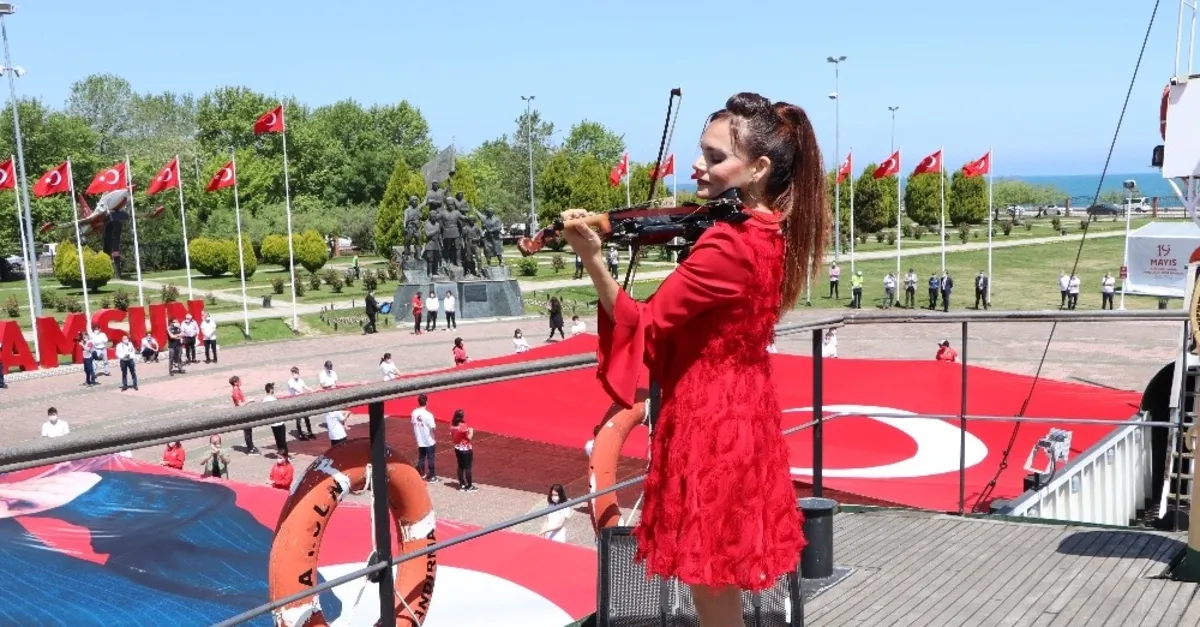 Dünyaca ünlü kemanistten 'sevgi emekti' şovu