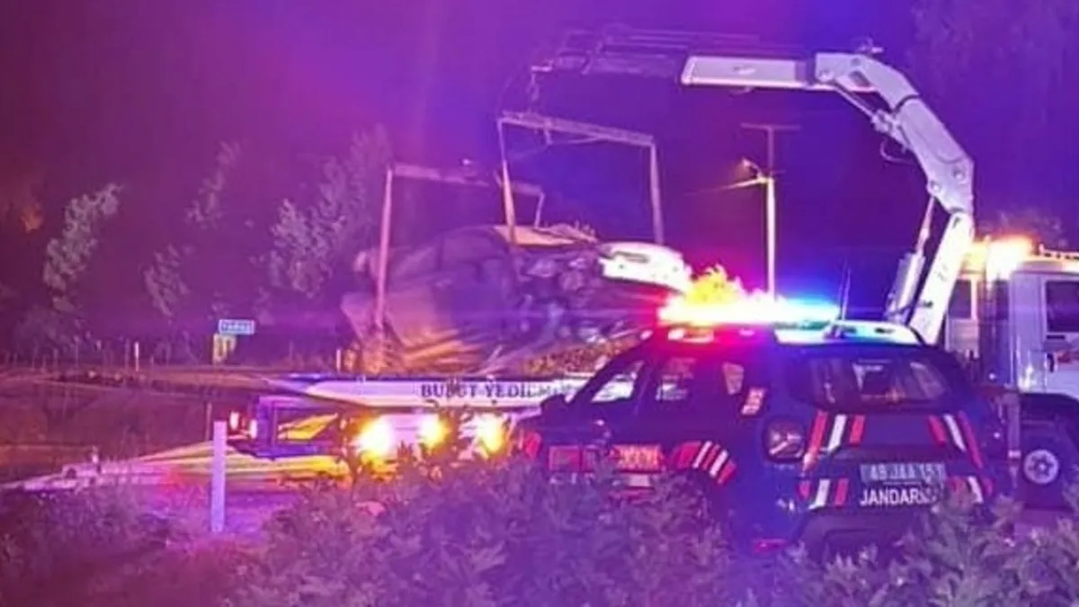 Muğla'da otomobil çukura düştü: 4 yaralı