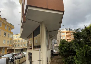Sosyal medyada tartışma yaratmıştı! Üçgen binanın müteahhiti konuştu: Deprem yönetmeliğine uygun o paylaşımları kaldırın yoksa...
