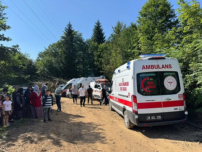 giresunda-elektrik-dagitim-sirketine-ait-helikopter-dustu-iddiasi-gercek-bambaska-cikti-1787405464324.jpeg Giresun'da elektrik dağıtım şirketine ait helikopter düştü iddiası! Gerçek bambaşka çıktı - 2