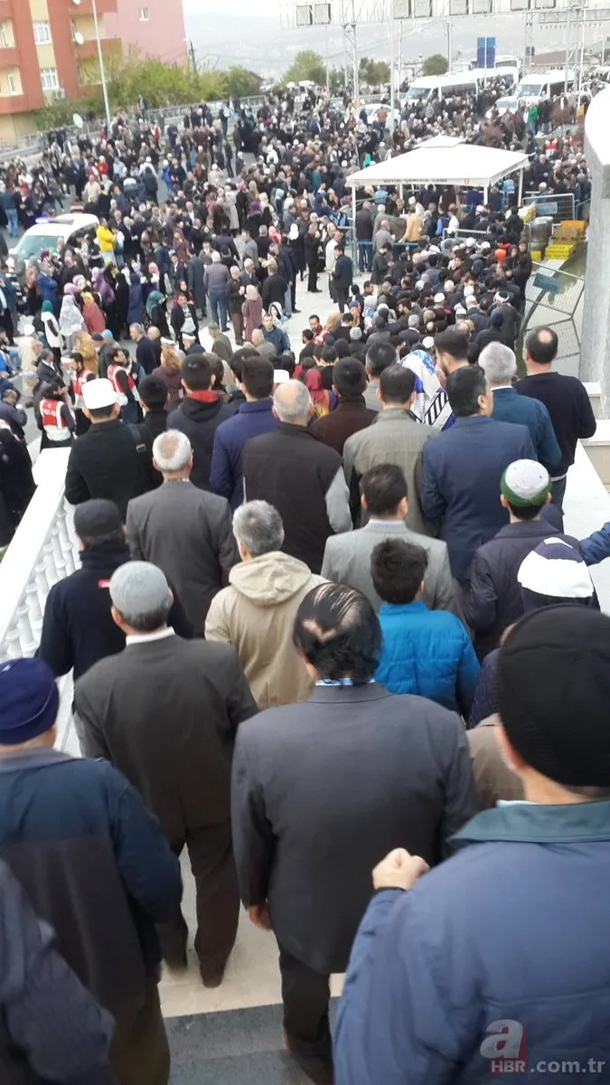 Büyük Çamlıca Camii'nde tarihi kalabalık!