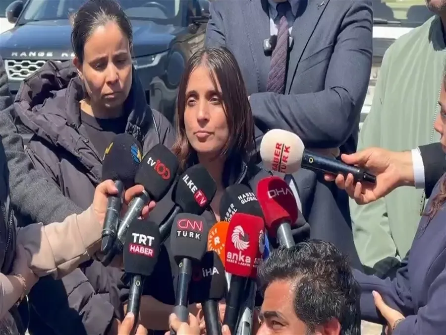 gulistan-dokunun-ablasi-katilin-ismini-verdi-son-detay-soke-etti-1776318151272.jpeg Abla Aygül Doku'nun açıklamaları gündeme bomba gibi düştü. Fotoğraf: DHA