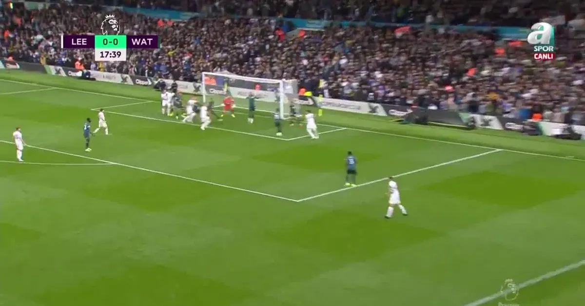 Leeds United 1-0 Watford | Diego Llorente ağları havalandırdı! GOL İZLE...