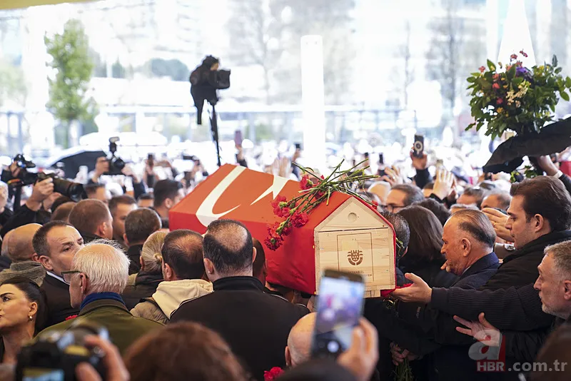 Vasiyeti yerine getirildi! Volkan Konak memleketinde son yolculuğuna uğurlandı 3
