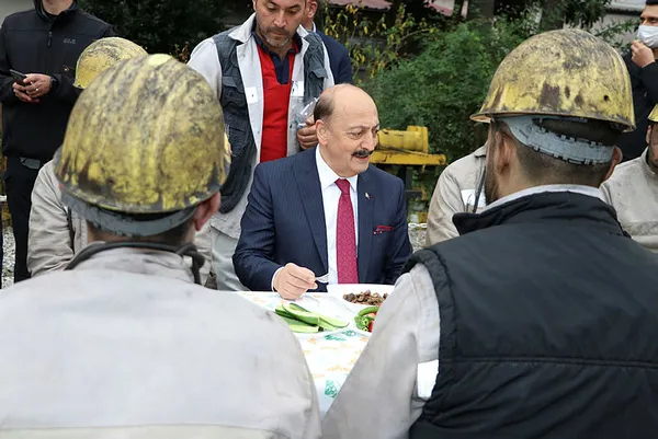 Son dakika: Çalışma ve Sosyal Güvenlik Bakanı Vedat Bilgin'den EYT ve asgari ücret açıklaması! EYT'ye yaş sınır gelecek mi? Asgari ücret ne kadar olacak? - 7