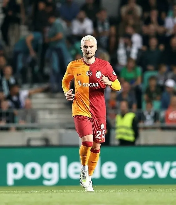 1694793132207.jpg Okan Buruk kararını verdi! Galatasaray galibiyet için sahada! İşte Samsunspor maçı muhtemel 11'i... - 12