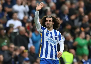Chelsea Cucurella'yı kadrosuna kattı