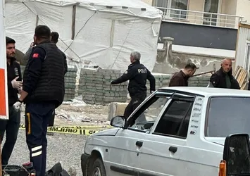 Sokakta tartıştığı husumetlilerini tabancayla vurdu: 1 ölü, 1 yaralı