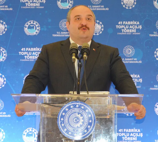 bakan-varanktan-kilicdarogluna-fabrika-tepkisi-gaf-olarak-gormek-istiyorum-boyle-bir-laf-bile-isteye-soylenmez-1654273595376.jpg Bakan Varank’tan Kılıçdaroğlu’na "fabrika" tepkisi: Gaf olarak görmek istiyorum böyle bir laf bile isteye söylenmez - 3