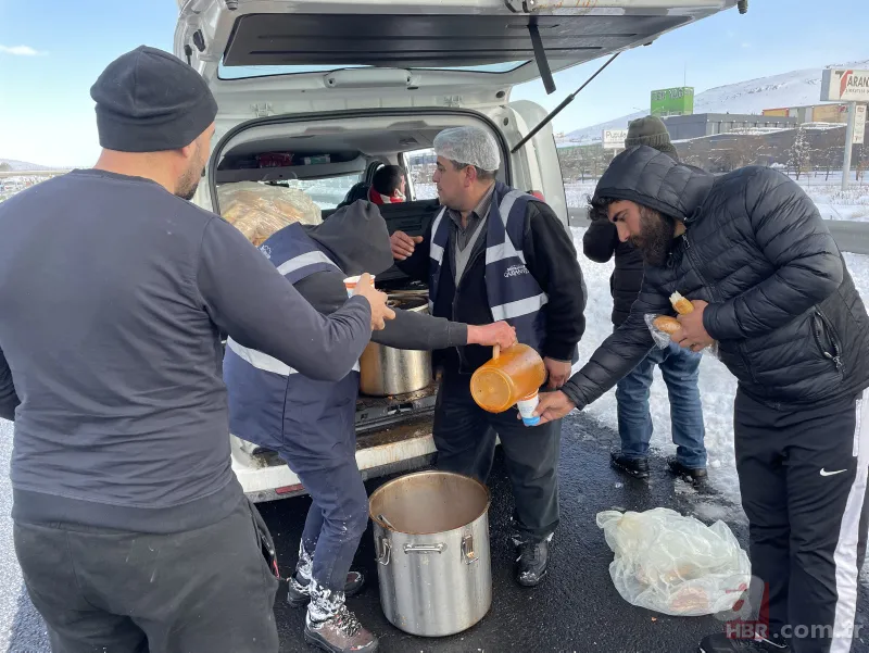 Gaziantep'te son durum nasıl? Yol temizleme çalışmalarından yeni görüntüler 21