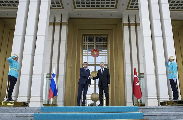 son-dakika-slovenya-cumhurbaskani-pahor-ankarada-1660142815997.jpg Son dakika | Slovenya Cumhurbaşkanı Pahor Ankara'da - 1