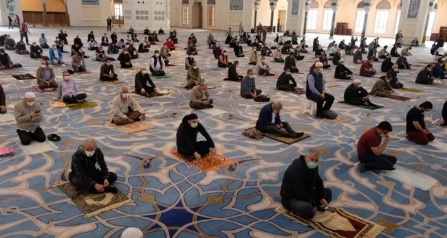 Diyanet'ten 'Cuma namazı' açıklaması: Meşru bir mazeretin varlığı farziyetini düşürür - 8