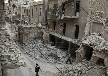 Halep'e hava saldırısı: 49 ölü, 113 yaralı