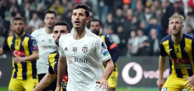 Beşiktaş Ankaragücü’nü 2 golle geçti: Aboubakar 3. döneminde ’siftah’ dedi