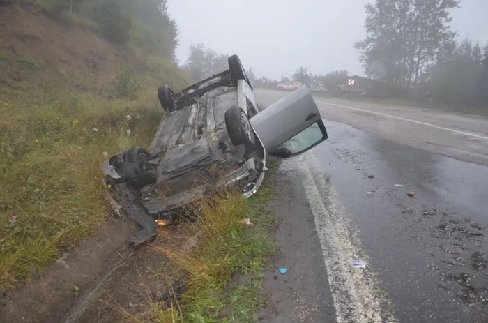 Ordu'da sisli yolda otomobil takla attı! Yaralılar var - 3
