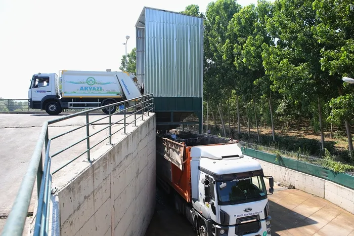 Çöpten 40 bin kişinin elektriğini ürettiler - 1