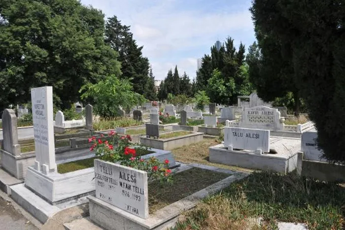 İstanbul’da mezar karaborsası: 2 milyon liraya satıyor! İlan şoke etti: Süleyman Hilmi Tunahan Hazretlerine komşu - 9