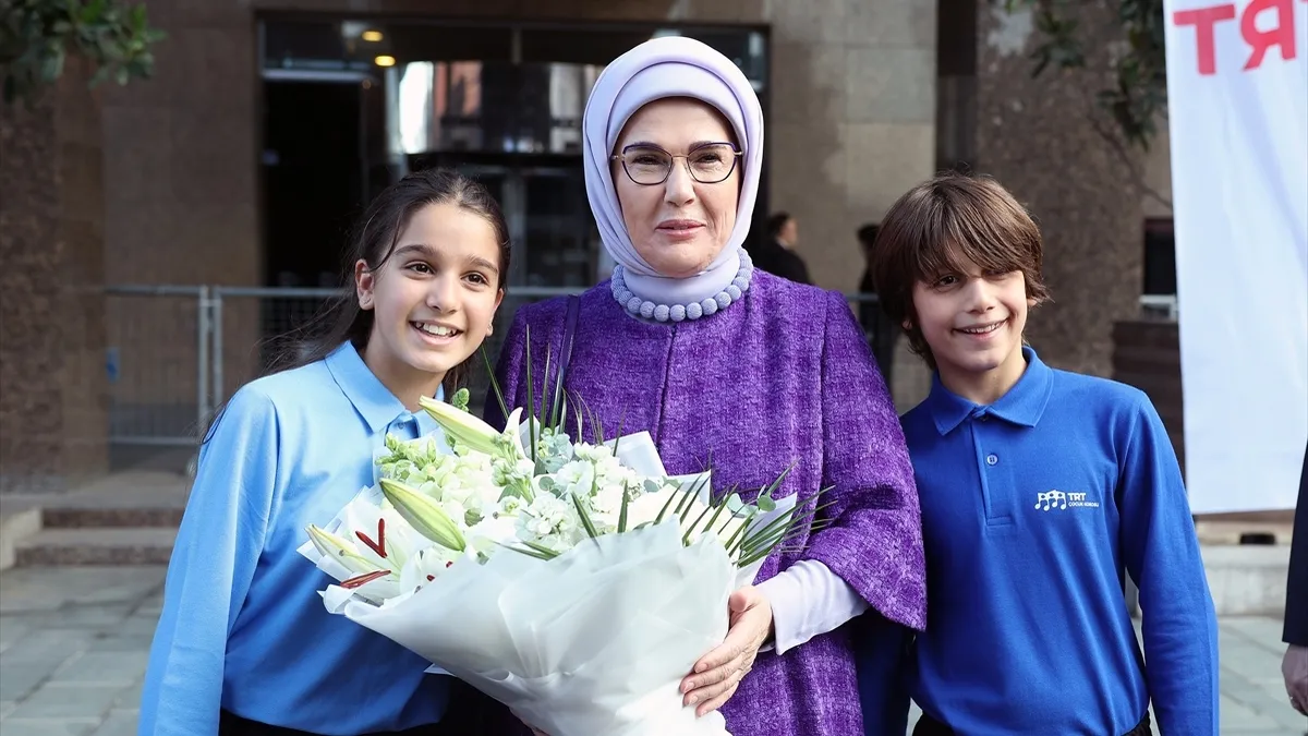 Emine Erdoğan, Dijital Dünyada Çocuk Hakları Sözleşmesi'ni imzaladı