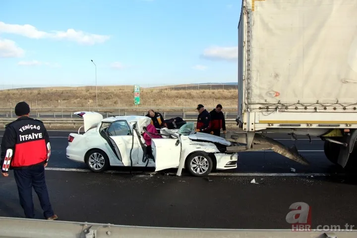 Kendisi öldü annesi yaralandı! Korkunç kaza 5