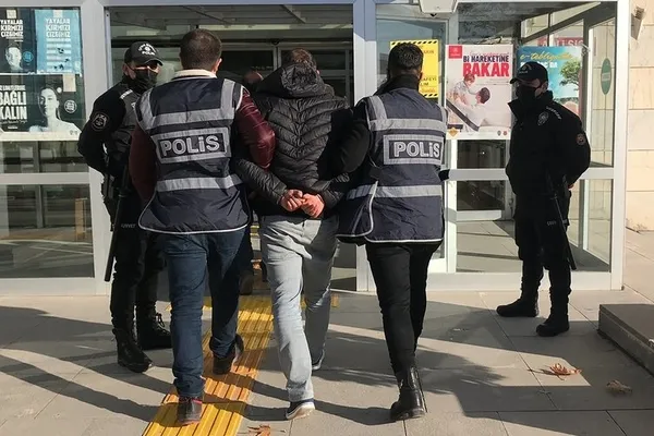 muge-anli-gundeme-getirmisti-turkiyenin-konustugu-yasak-ask-cinayetinde-sok-sozler-1662808233421.jpg Müge Anlı gündeme getirmişti! Türkiye’nin konuştuğu yasak aşk cinayetinde şok sözler - 4