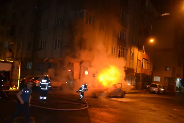 Son dakika: Çorlu’da korku dolu dakikalar: LPG’li otomobil alev topuna döndü - 1