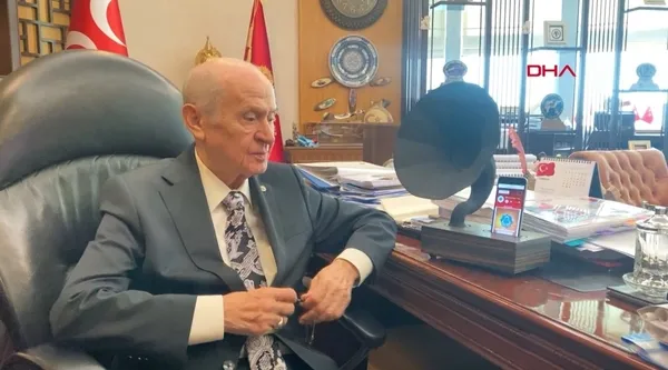 Bahçeli isim babası olduğu radyoyu dinledi: İlk şarkı Ferdi Tayfur’dan