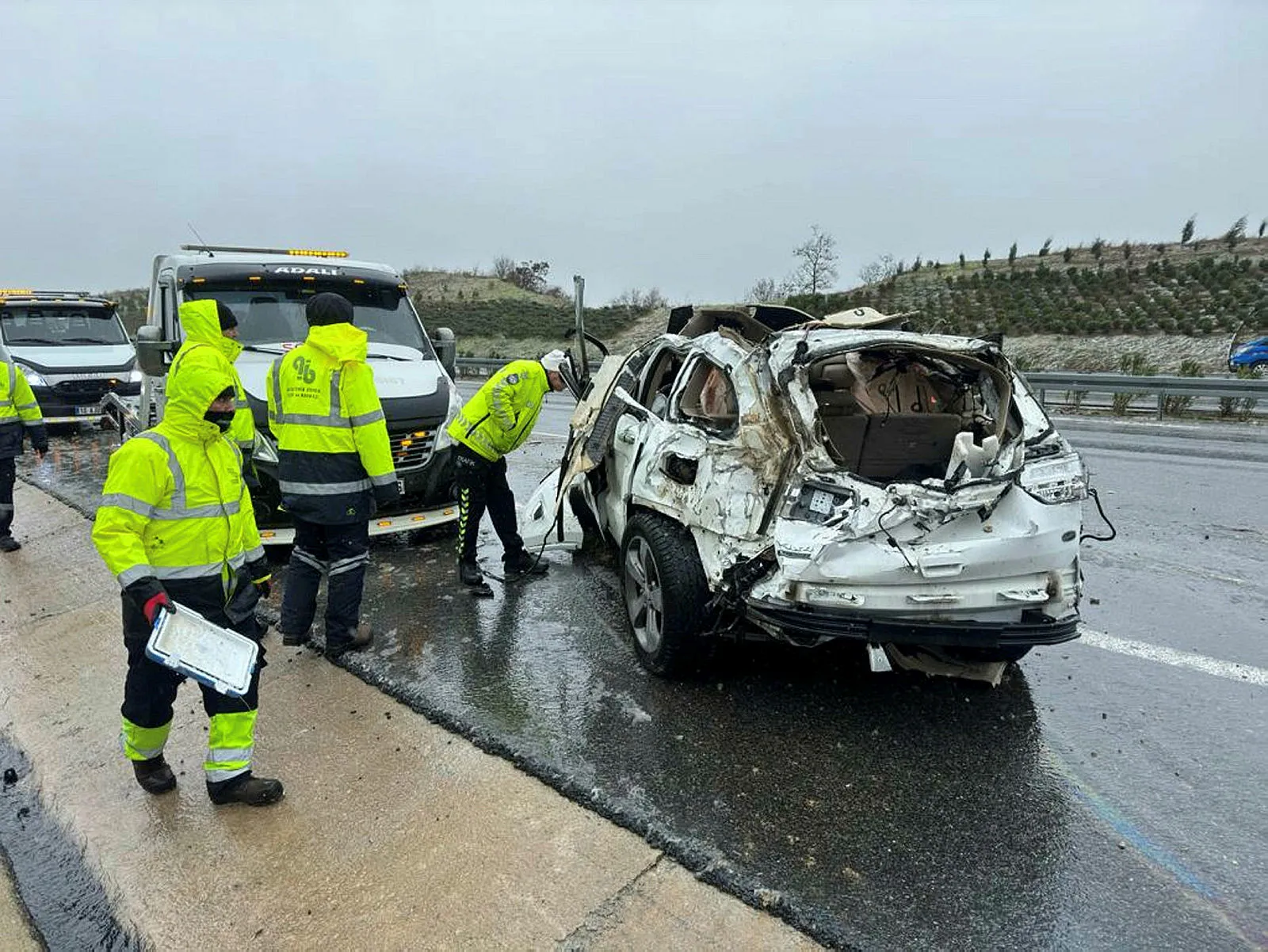 İzmir-İstanbul Otoyolu'nda zincirleme kaza: 1 ölü 4 yaralı