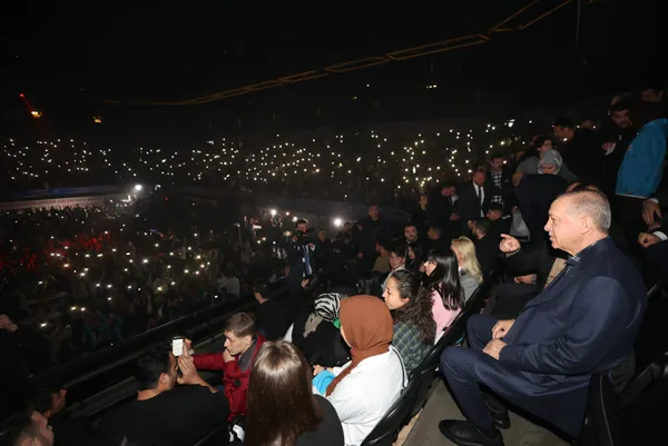 Son dakika: Başkan Erdoğan’dan Üniversiteli AK Gençlik Festivali’nde önemli açıklamalar | Buradan meydan okuyorum deyip gençlere mesaj verdi