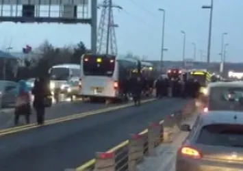 Metrobüs yolunda kaza: 1 yaralı