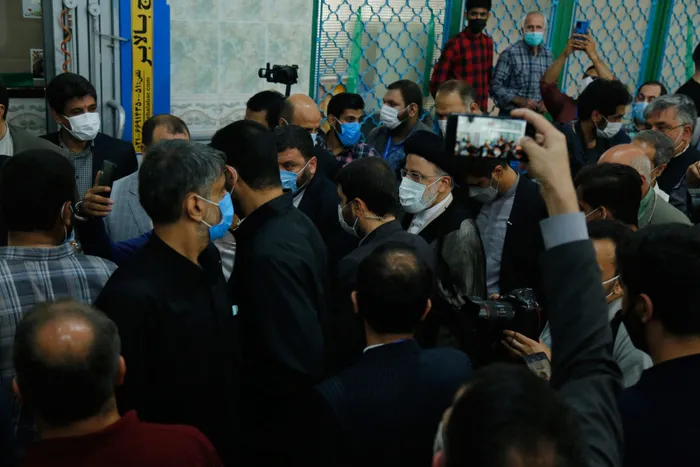 Son dakika: İran'ın 8. Cumhurbaşkanı belli oldu: Yargı Erki Başkanı İbrahim Reisi - 4
