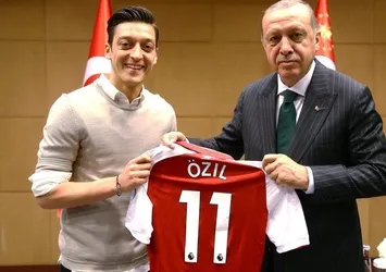 Almanya Cumhurbaşkanı Steinmeier'den ikiyüzlü ırkçılık açıklaması: George Floyd katliamına baktı! Mesut Özil'i unuttu