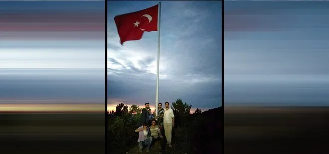 Kütahyalı vatandaşlar kampanya yapıp köylerine dev Türk bayrağı diktiler