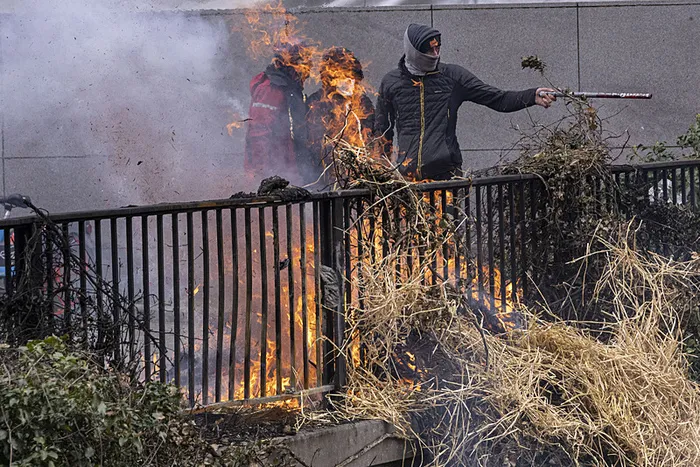 ak-parti-sozcusu-omer-celik-yeniden-refah-partisi-chp-yanlisi-bir-tutum-icinde-1711615379926.jpg AK Parti Sözcüsü Ömer Çelik: Yeniden Refah Partisi CHP yanlısı bir tutum içinde...