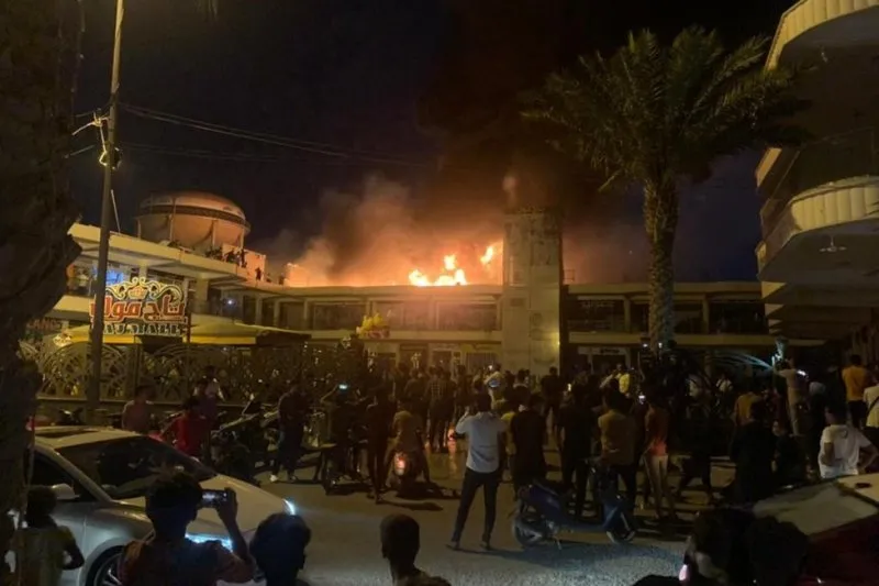 Irak’taki AVM’de yangın felaketi! Çok sayıda can kaybı var
