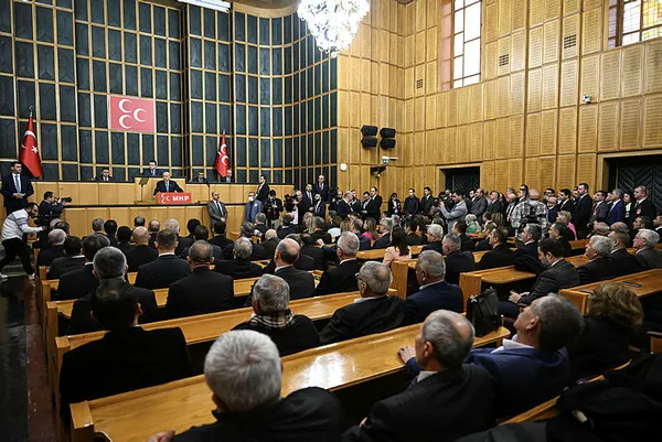 Meral Akşener’e silahlara veda yanıtı! Siyaset Bilimci Onur Erim: Akşener eski karanlık Türkiye’nin eski karanlık yüzü