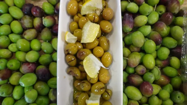 Zeytin çekirdeğini sakın atmayın! Bademcik iltihabının faydası onda saklıymış! Her gün 1 adet...
