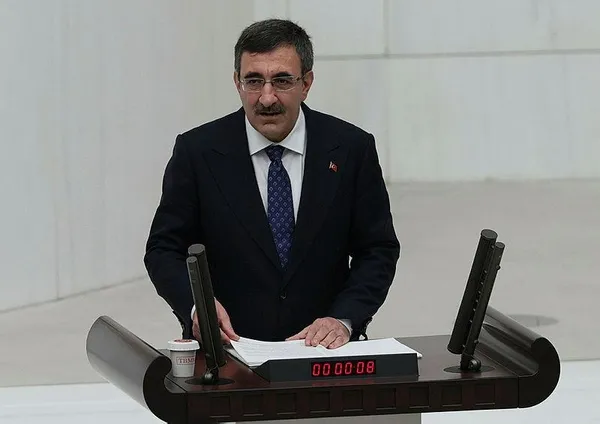 cumhurbaskani-yardimcisi-cevdet-yilmaz-enflasyonda-dusus-icin-tarih-verdi-mecliste-butce-maratonu-1702299075782.jpeg Cumhurbaşkanı Yardımcısı Cevdet Yılmaz enflasyonda düşüş için tarih verdi! | Meclis'te bütçe maratonu - 5