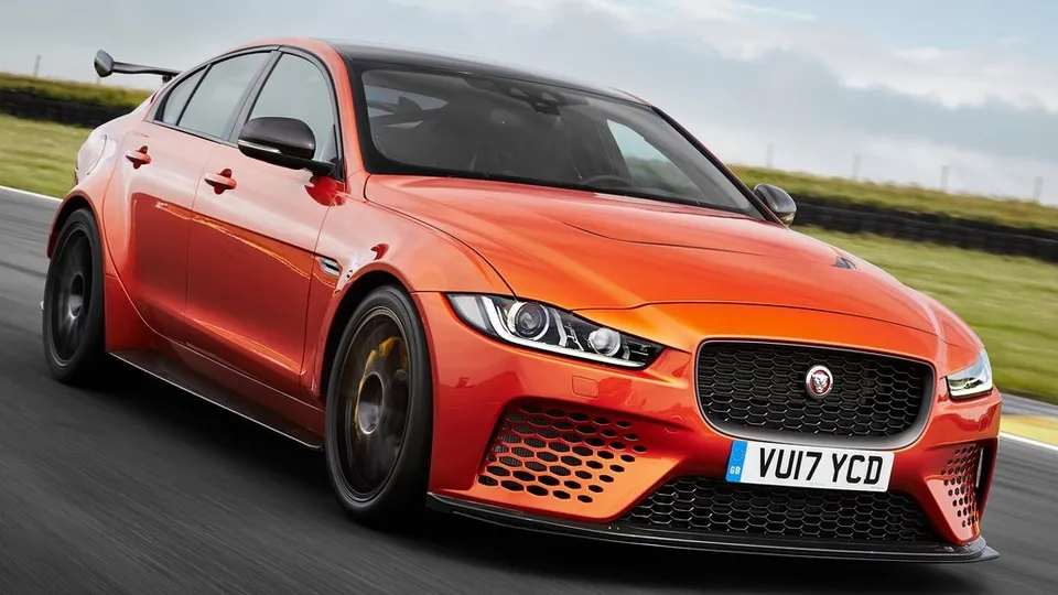 2018 Jaguar XE SV Project 8