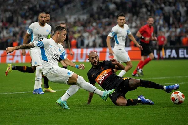 marsilya-0-galatasaray-0-aslan-fransada-istedigini-aldi-1633036452475.jpg Marsilya: 0 - Galatasaray: 0 | Aslan Fransa'da istediğini aldı - 4