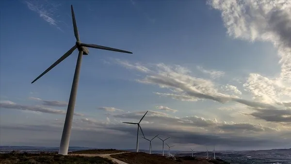 Türkiye’den rüzgar enerjisiyle elektrik üretiminde rekor: Bakan Fatih Dönmez duyurdu