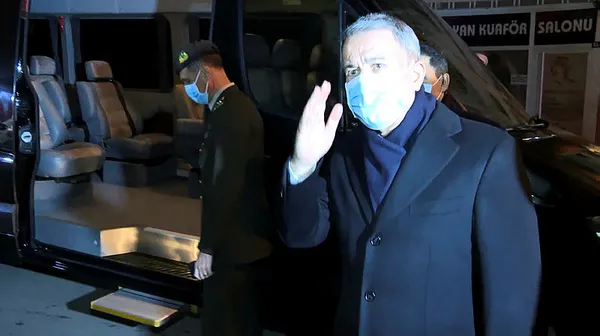 Milli Savunma Bakanı Hulusi Akar Pençe Kartal- 2 Harekatı şehitlerinin ailelerini ziyaret etti