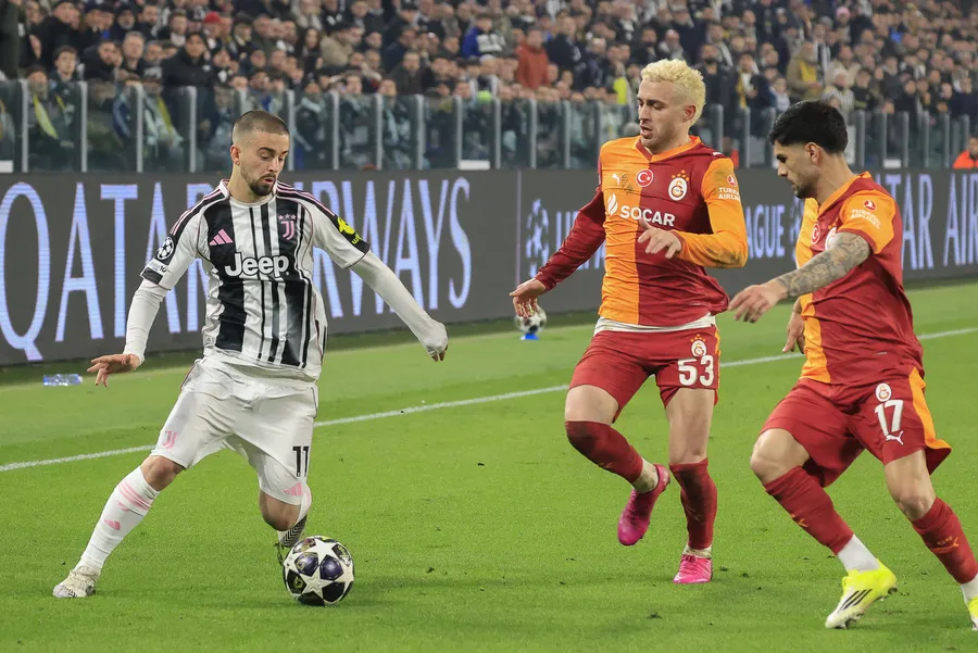 devler-liginde-nefesler-tutuldu-aslan-ingiliz-devini-gozune-kesti-iste-tum-notlar-1773080160393.jpg Devler Ligi'nde nefesler tutuldu! Aslan İngiliz devini gözüne kesti! İşte tüm notlar... - 9