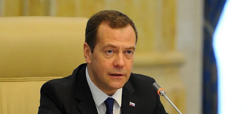 Rusya Başbakanı Medvedev: Rus turistler Türkiye'de tatil yapma olanağını bu sezon elde etmeliler