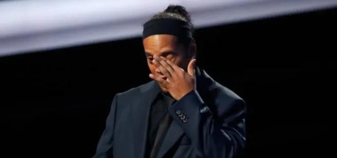 Brezilyalı efsane futbola veda etti